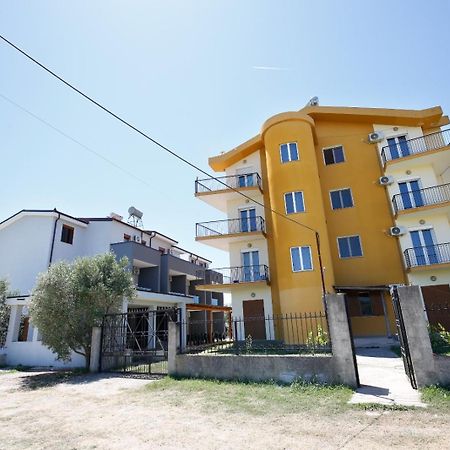 Hotelgodini Golem  Exteriör bild